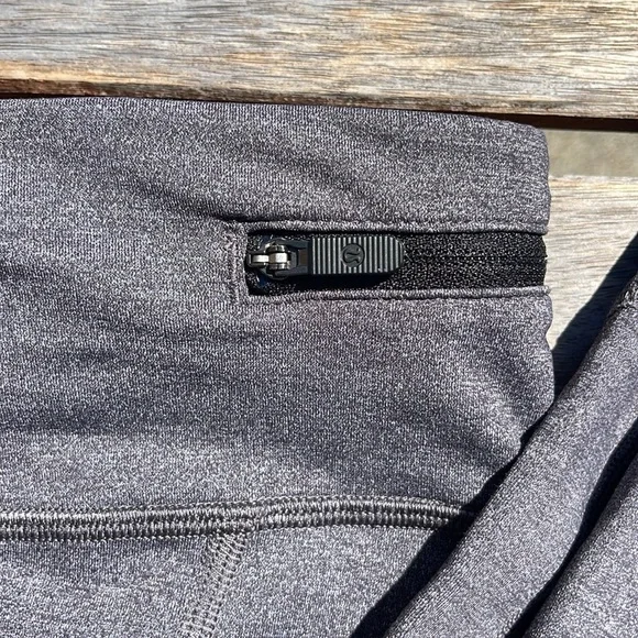 Lululemon Rival Crop Leggings - Size 4 - Picture 3 of 6